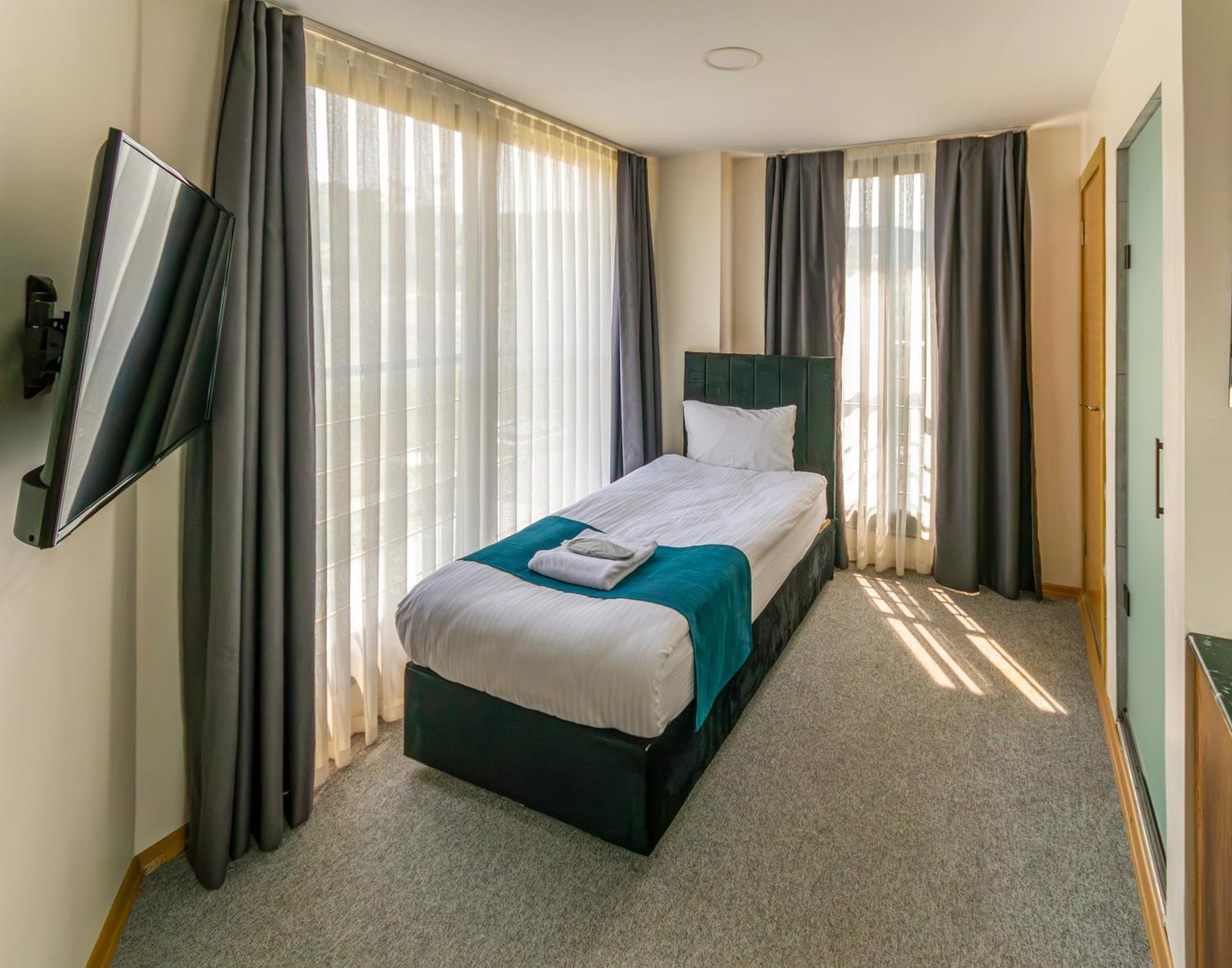 New Garden Airport Hotel Arnavutkoy ภายนอก รูปภาพ