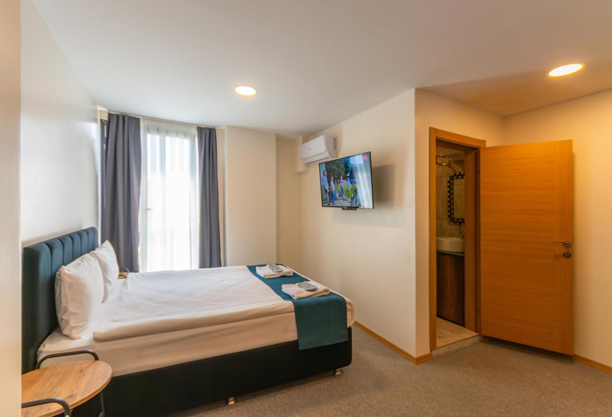 New Garden Airport Hotel Arnavutkoy ภายนอก รูปภาพ