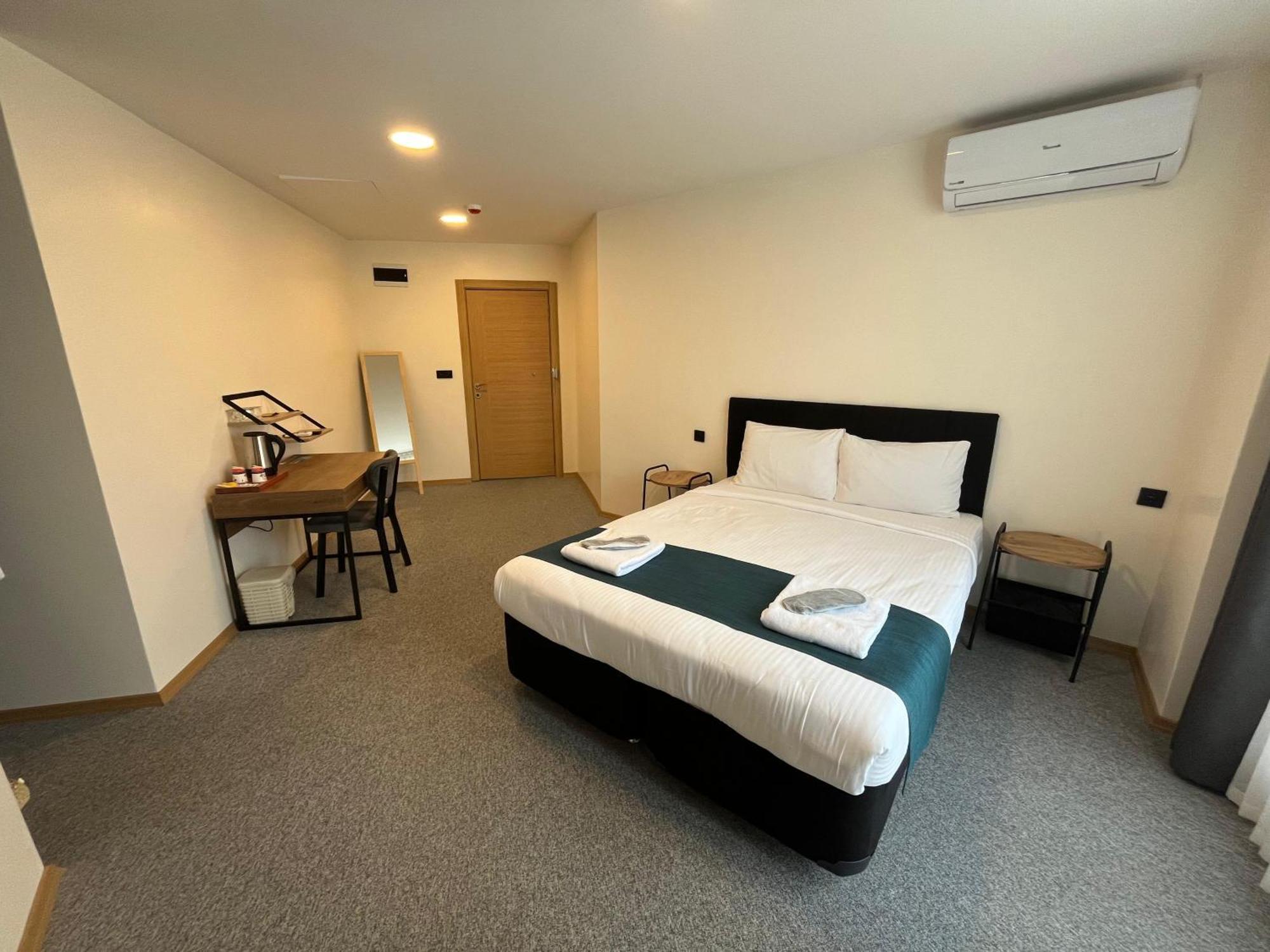 New Garden Airport Hotel Arnavutkoy ภายนอก รูปภาพ