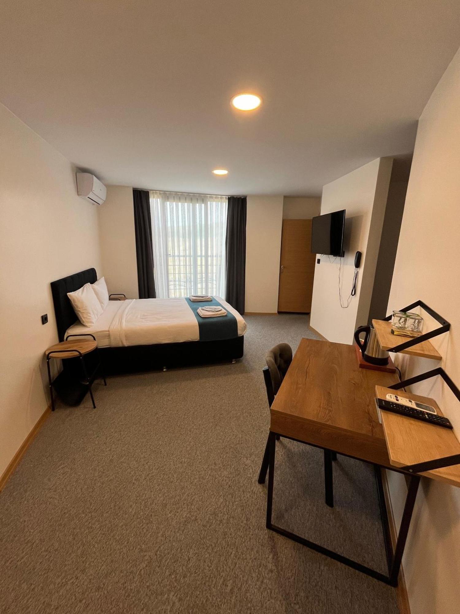 New Garden Airport Hotel Arnavutkoy ภายนอก รูปภาพ