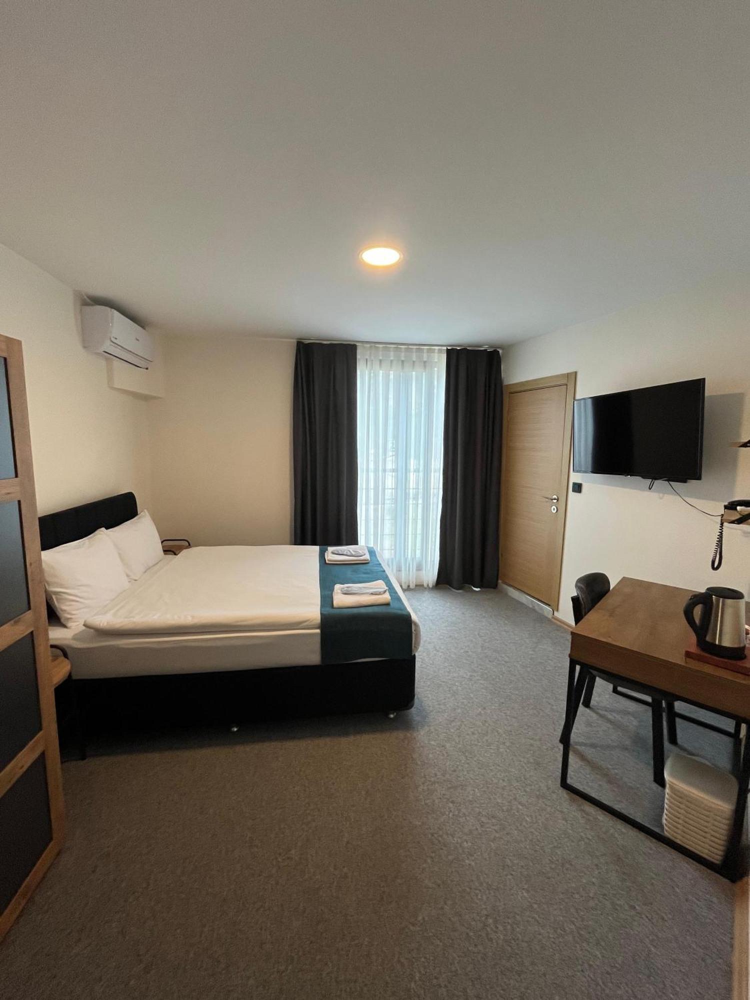New Garden Airport Hotel Arnavutkoy ภายนอก รูปภาพ