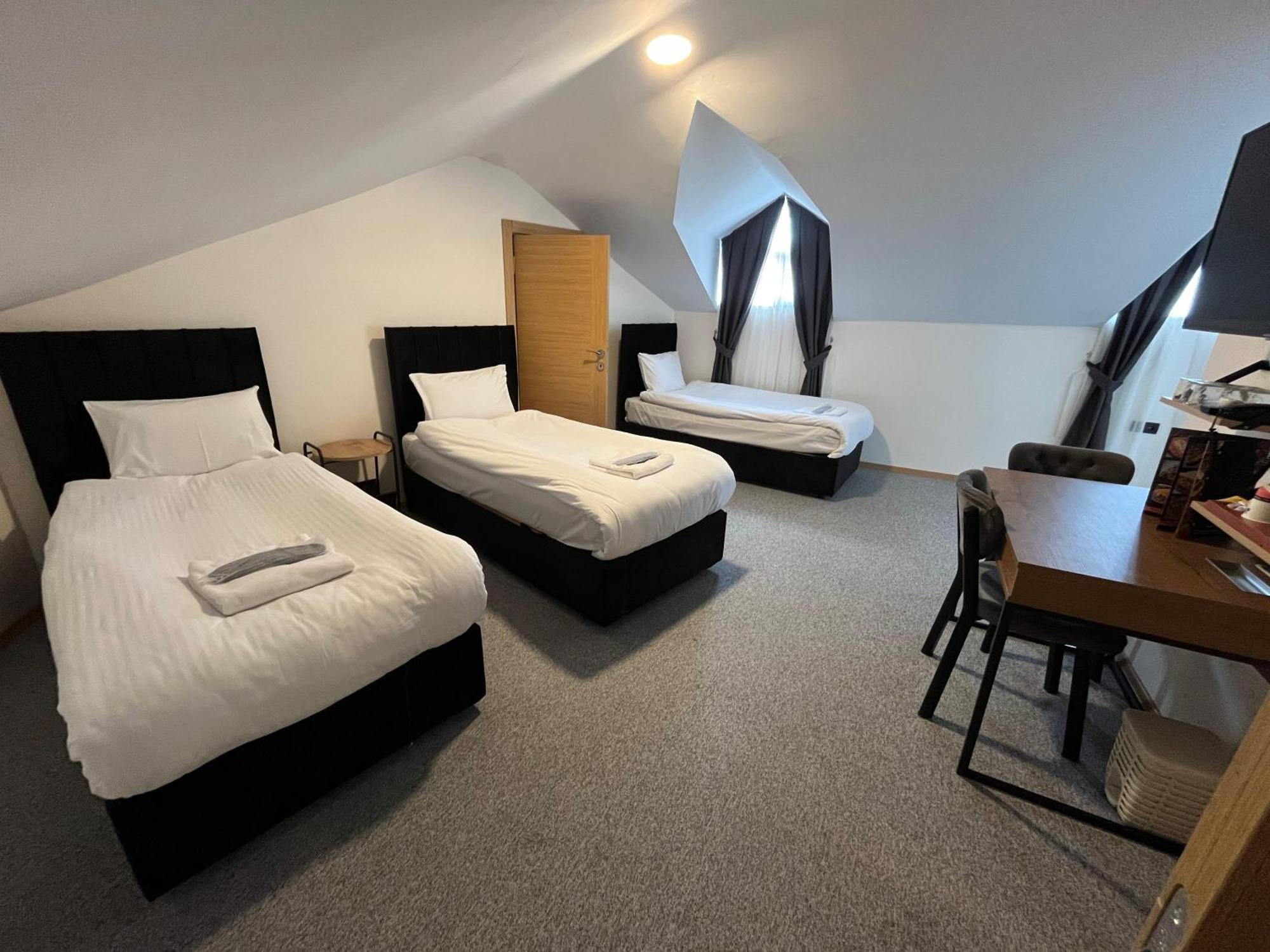 New Garden Airport Hotel Arnavutkoy ภายนอก รูปภาพ