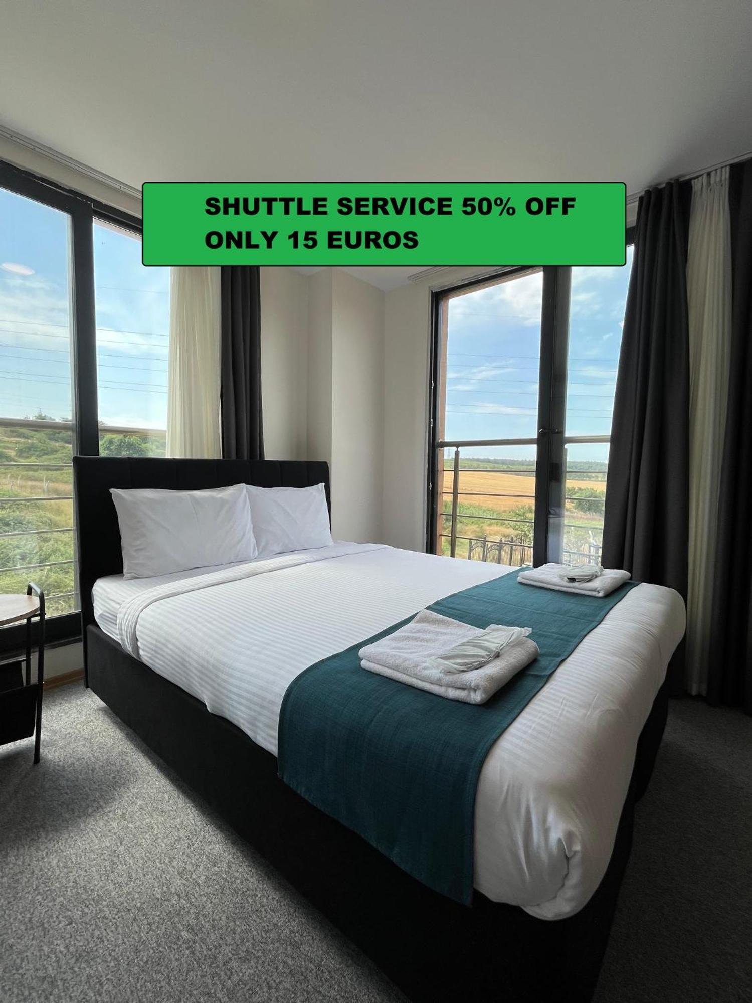 New Garden Airport Hotel Arnavutkoy ภายนอก รูปภาพ
